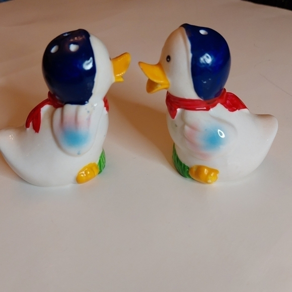 Vintage* Mid-Century Duck Salt and Pepper Shakers - Picture 2 of 7